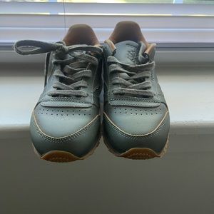 Youth reeboks size 1 50 or best offer